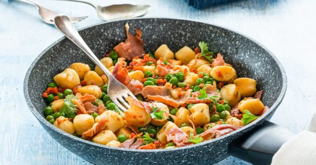 Gnocchis aux Petits Pois Prosciutto et Chorizo au Thermomix : Une Explosion de Saveurs