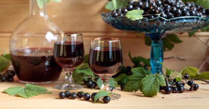 Liqueur de Cassis Maison au Thermomix : Un Délice Raffiné et Fruitée