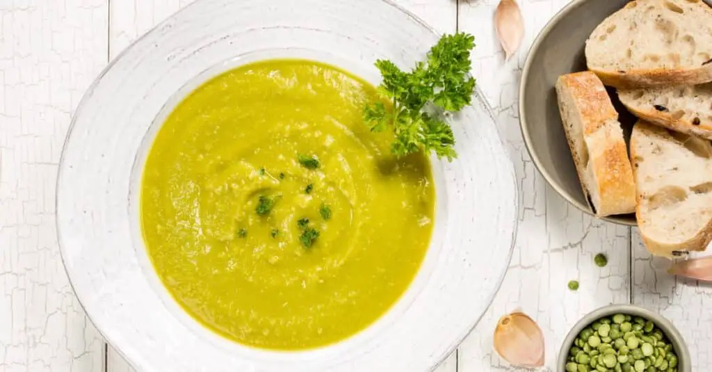 Soupe Maison de Pois Cassés à l'Ail Weight Watchers : Un Potage Réconfortant et Sain