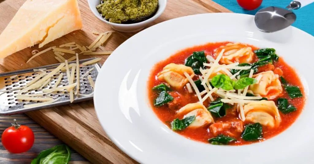 Soupe de Tortellini à la Tomate et Épinards au Thermomix : Un Plat Réconfortant et Savoureux