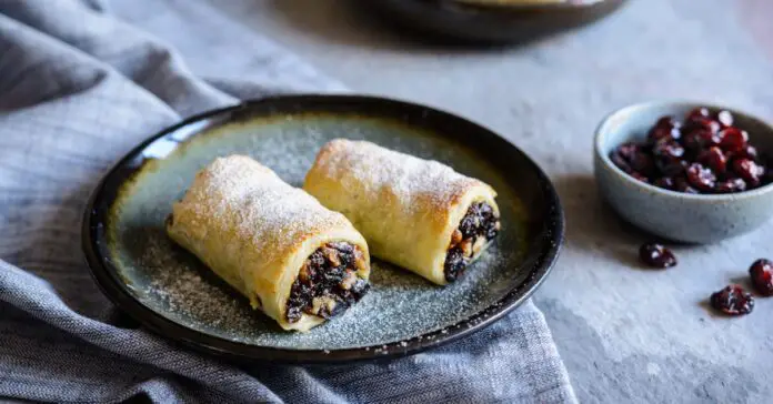 Strudels Farcis aux Prunes Séchées Canneberges au Thermomix : Une Gourmandise Parfaite