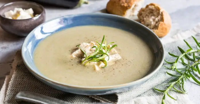 Velouté d'Aubergines au Fromage Weight Watchers : Une Soupe Onctueuse et Savoureuse