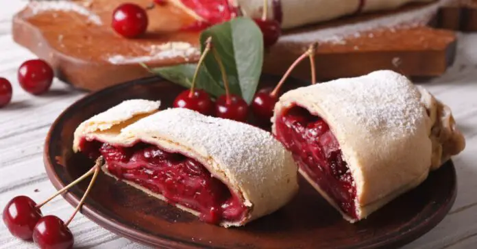 Strudel Sucré aux Cerises au Thermomix : Un Dessert Classique et Délicieux