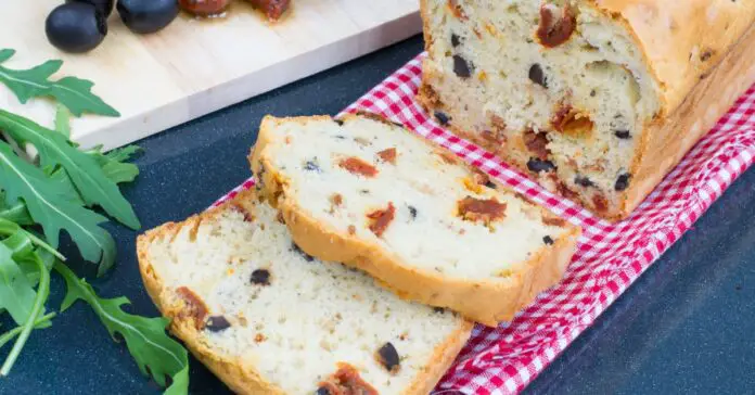 Gâteau aux Tomates Séchées et Olives Noires au Thermomix