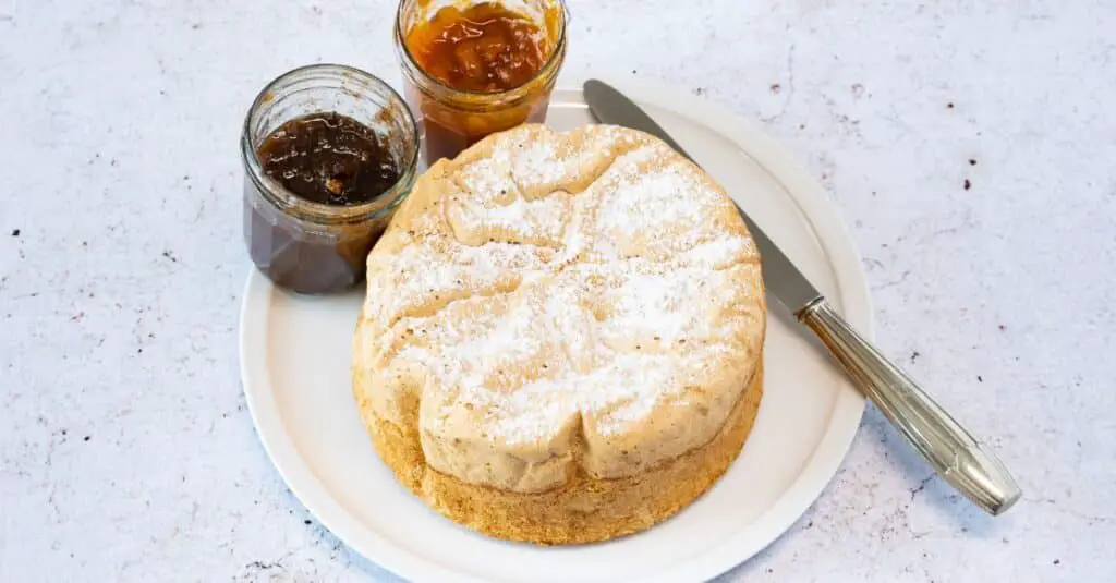 Gâteau de Savoie au Thermomix : Une Douceur Traditionnelle Légère et Aérienne