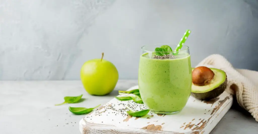 Smoothie d'Avocat Épinards et Pomme Weight Watchers