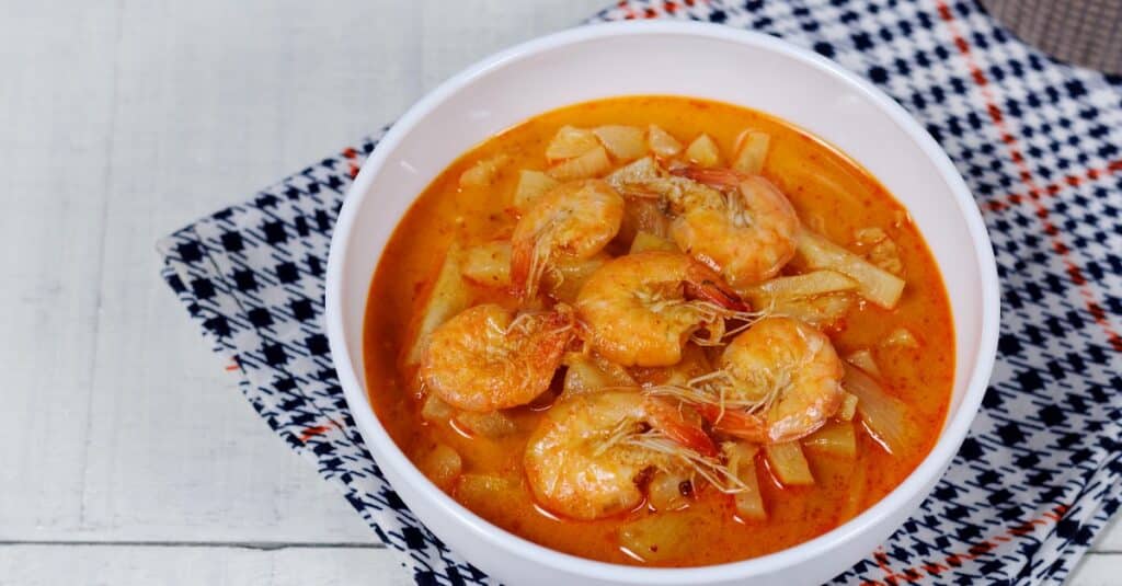 Curry d'Ananas aux Crevettes au Thermomix : Un Mélange Sucré-Salé Exotique