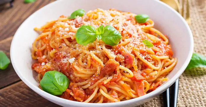 Spaghetti à l'Amatriciana au Thermomix : Un Plat Italien Authentique et Réconfortant