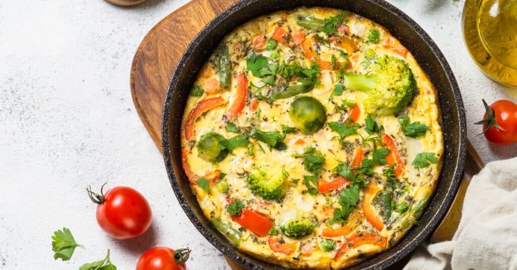 Frittata aux Choux de Bruxelles Poivrons et Brocolis au Thermomix : Un Plat Végétarien Coloré et Savoureux