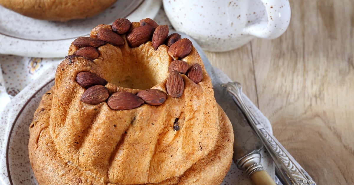 Kouglof avec des Raisins Secs et des Amandes au Thermomix